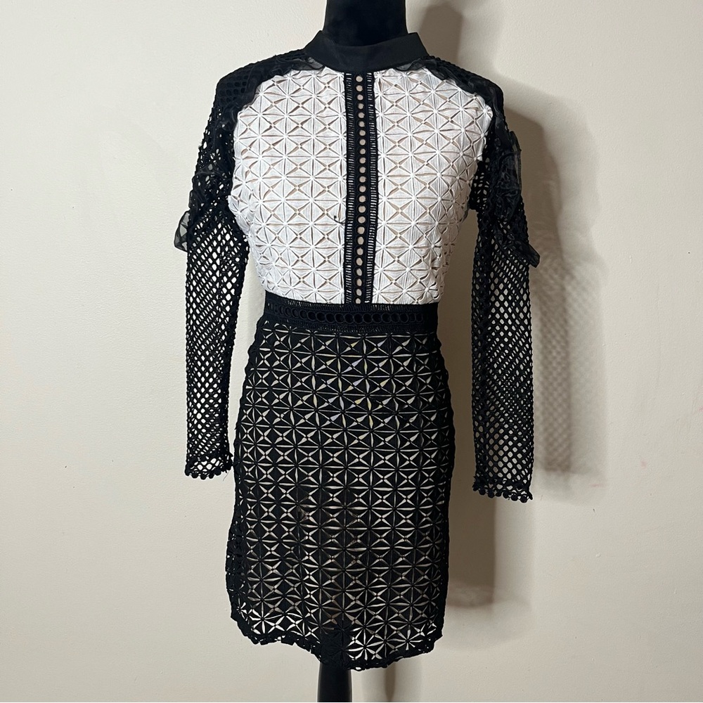 Renvy Women’s Black/White Mock Neck Lace Ruffle Mini Dress Sz L